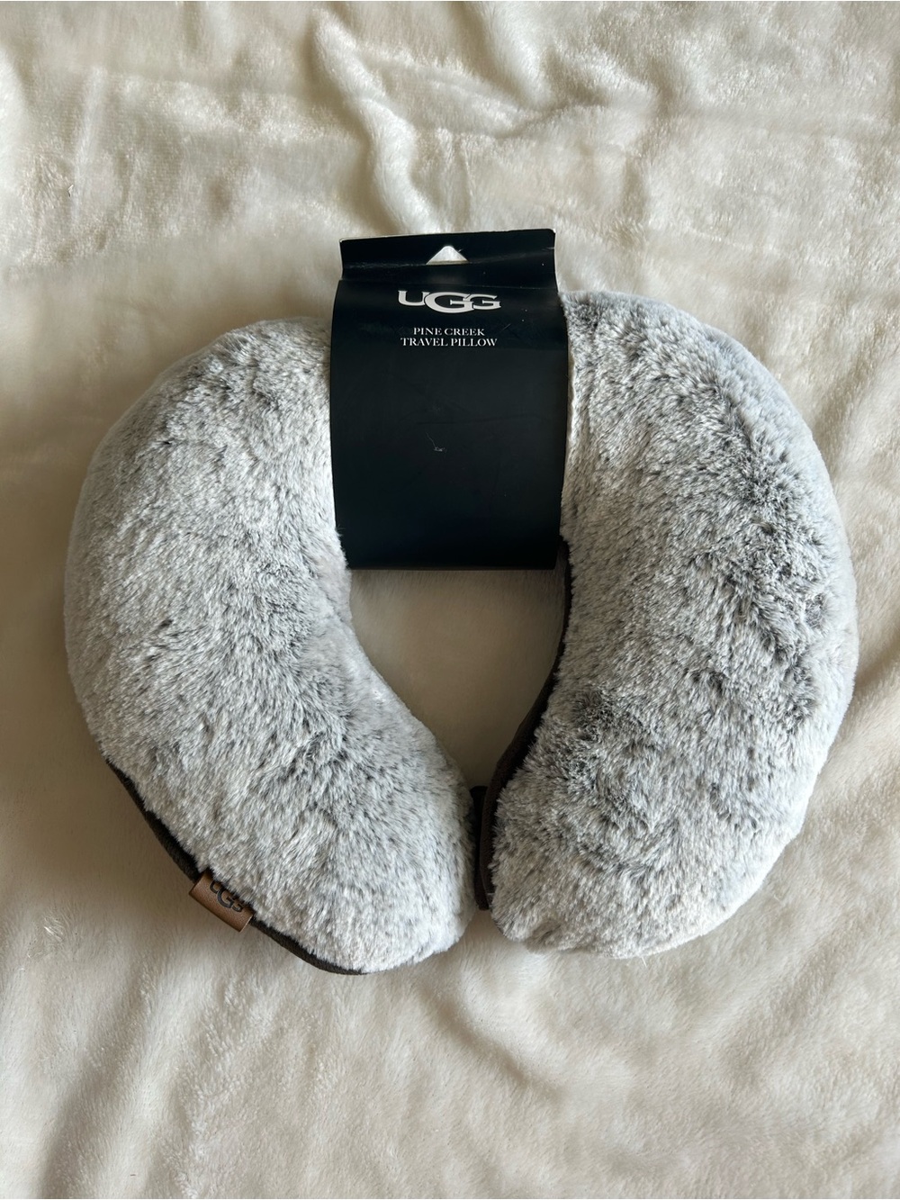 Ugg pine creek gray chocolate fuzzy travel pillow NWT airplane